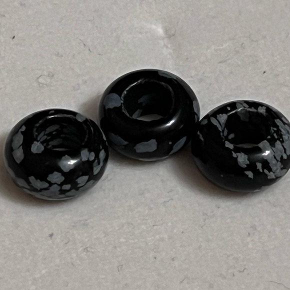 Brand New   obsidian snowflake bracelet charm - Picture 4 of 5